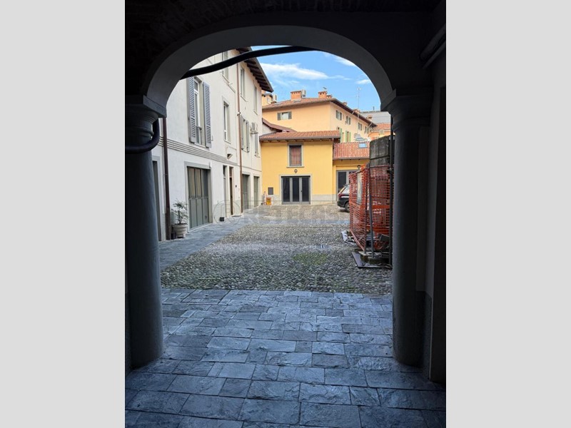 Trilocale in Vendita a Bergamo, zona bergamo, 249'000&euro;, 90 m²