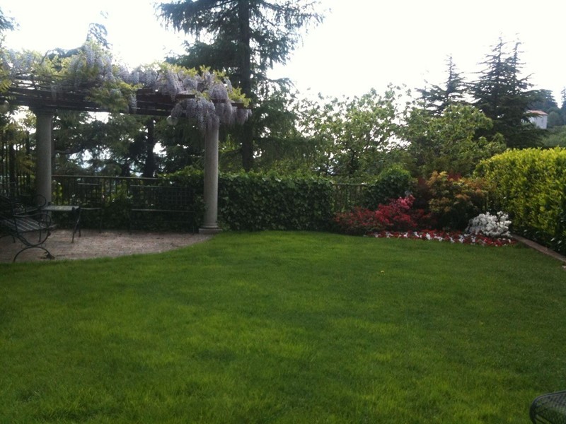 Appartamento in Vendita a Brunate, 430'000&euro;, 198 m², con Box