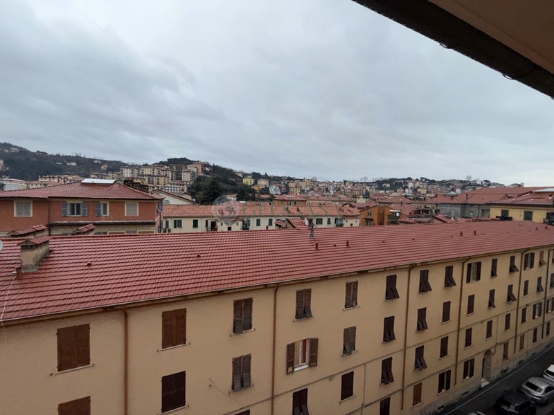 Trilocale in Vendita a La Spezia, zona Semicentro, 98'000&euro;, 50 m², arredato