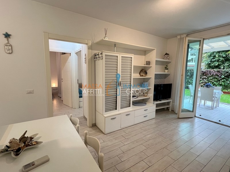 Trilocale in Vendita a Massa, zona Marina Di Massa, 250'000&euro;, 75 m², arredato