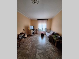 Appartamento in Affitto a Modena, 700&euro;, 90 m²