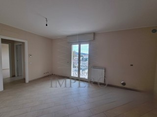 Bilocale in Vendita a Ventimiglia, zona Vicinanze mare, 270'000&euro;, 53 m²