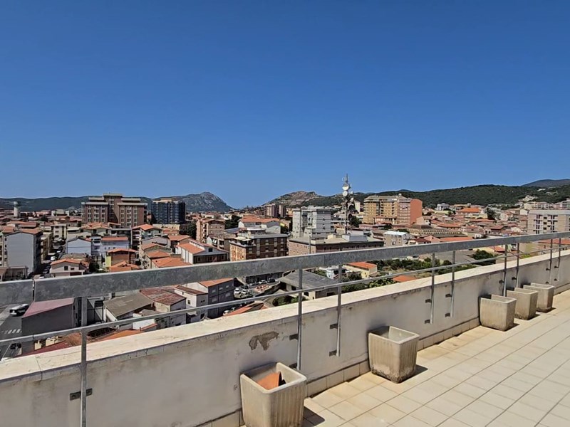 Appartamento in Vendita a Iglesias, zona Via Garibaldi, 230'000&euro;, 200 m²