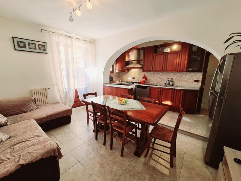Appartamento in Vendita a Calcinaia, zona Fornacette, 134'000&euro;, 110 m²