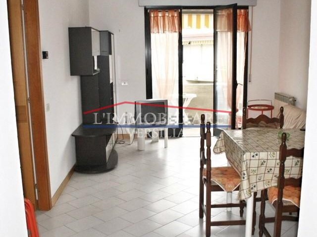 Trilocale in Vendita a Massa, zona Ronchi, 270'000&euro;, 70 m², arredato