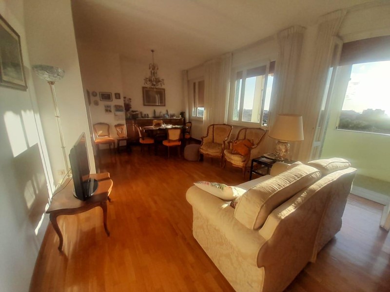 Appartamento in Vendita a Livorno, 370'000&euro;, 130 m², con Box