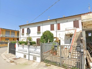 Quadrilocale in Vendita a Cascina, 27'000&euro;, 63 m²