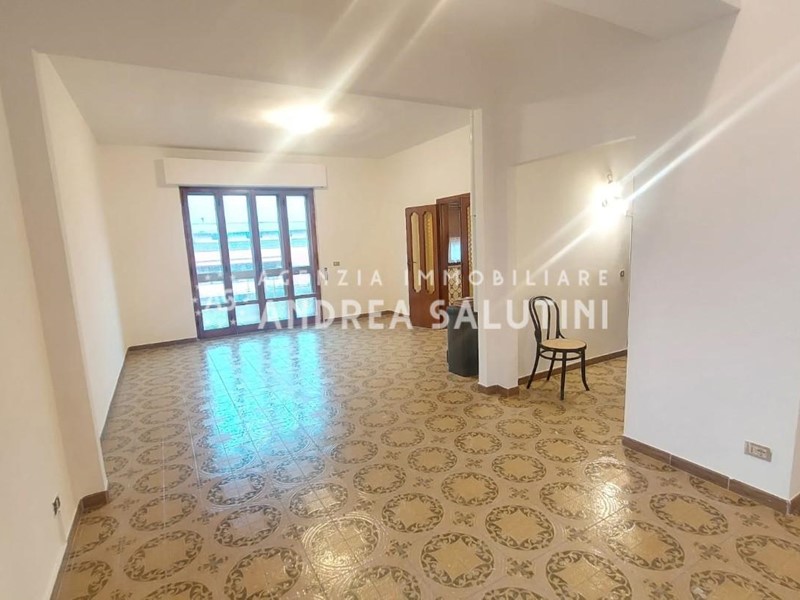 Appartamento in Vendita a Buti, zona La Croce, 128'000&euro;, 127 m²