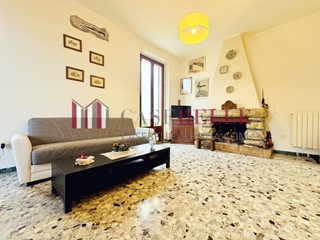 Quadrilocale in Vendita a Seravezza, zona Querceta, 285'000&euro;, 100 m²