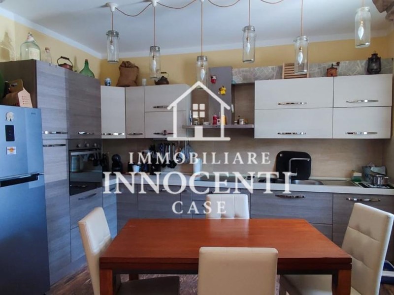 Quadrilocale in Vendita a Massa, zona Romagnano, 189'000&euro;, 80 m², arredato