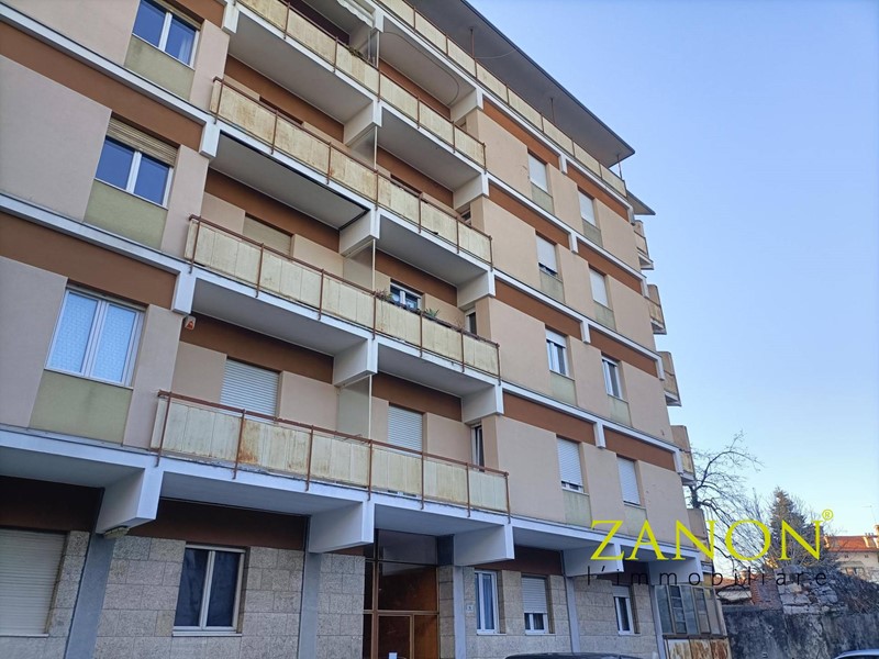 Trilocale in Vendita a Gorizia, 94'000&euro;, 78 m²