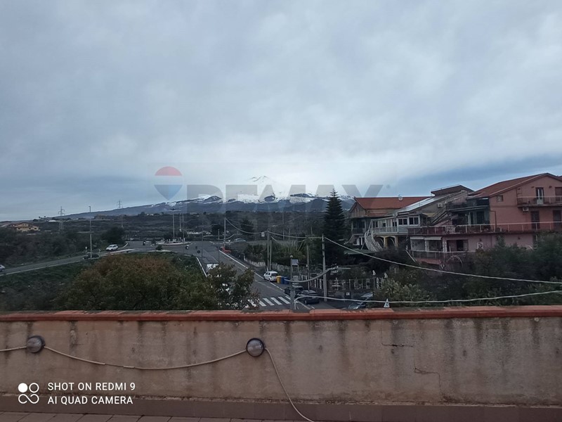 Appartamento in Vendita a Camporotondo Etneo, 135'000&euro;, 100 m²