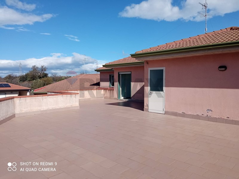 Appartamento in Vendita a Camporotondo Etneo, 135'000&euro;, 100 m²