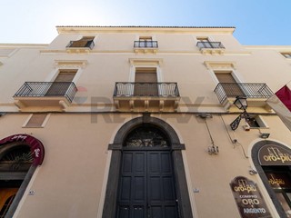 Appartamento in Vendita a Randazzo, 230'000&euro;, 454 m²