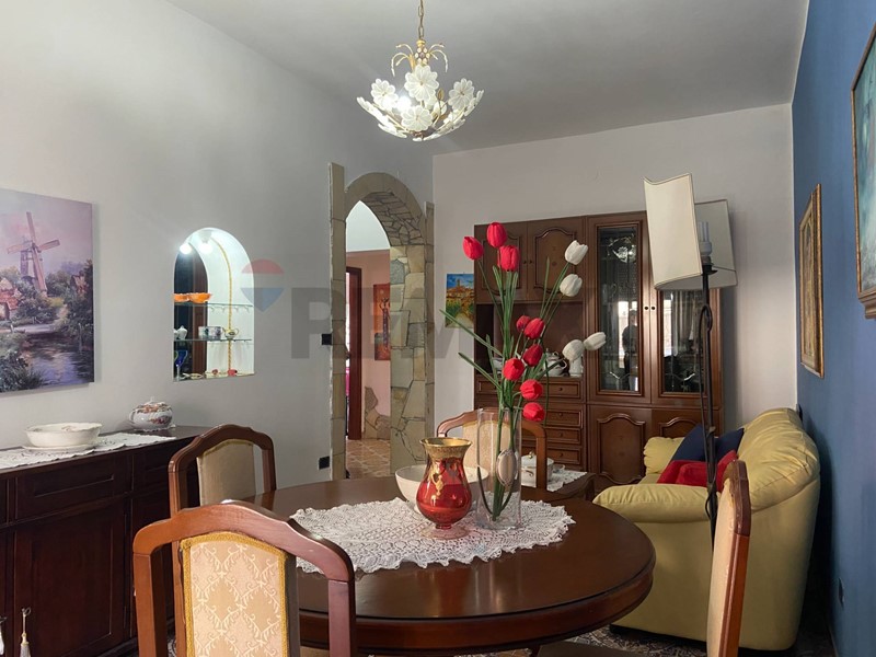 Quadrilocale in Vendita a Siracusa, 71'000&euro;, 97 m²