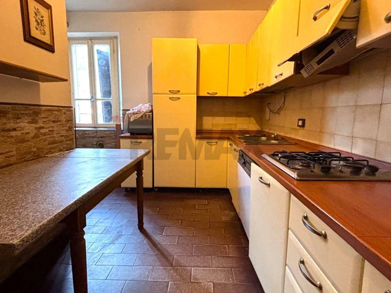 Quadrilocale in Vendita a Bienno, 51'000&euro;, 115 m²