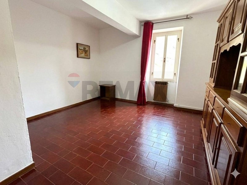 Quadrilocale in Vendita a Bienno, 45'000&euro;, 115 m²