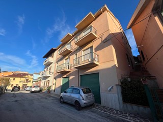 Quadrilocale in Vendita a Teramo, 59'000&euro;, 144 m²