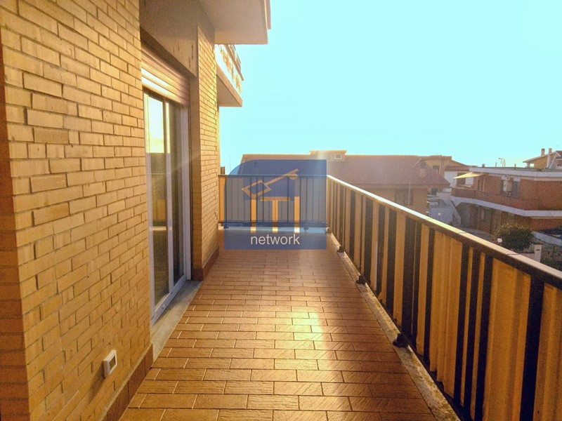 Trilocale in Vendita a Pomezia, 149'000&euro;, 83 m²