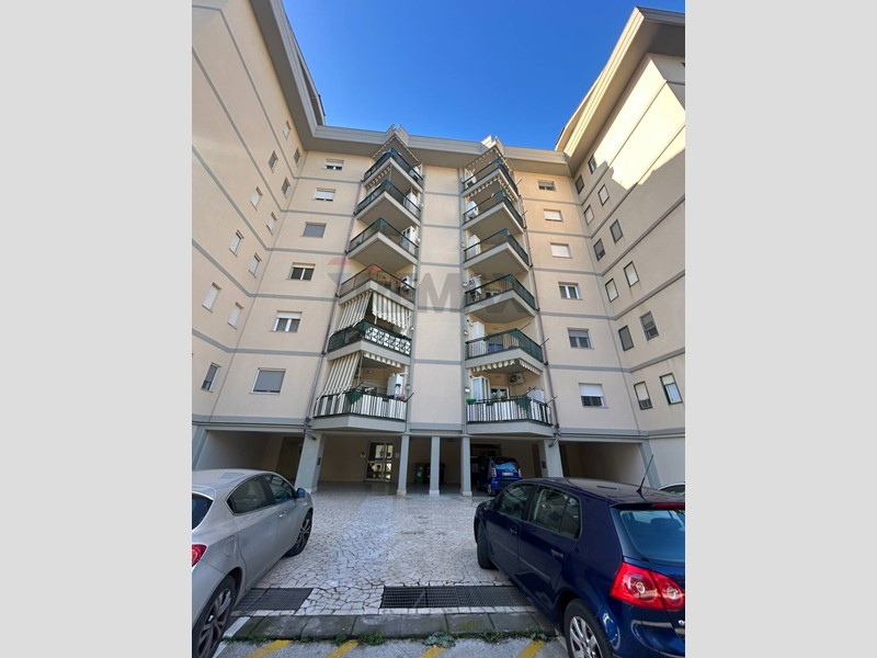 Appartamento in Vendita a Caltanissetta, 125'000&euro;, 112 m²