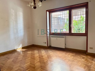 Trilocale in Vendita a Roma, 319'000&euro;, 85 m²