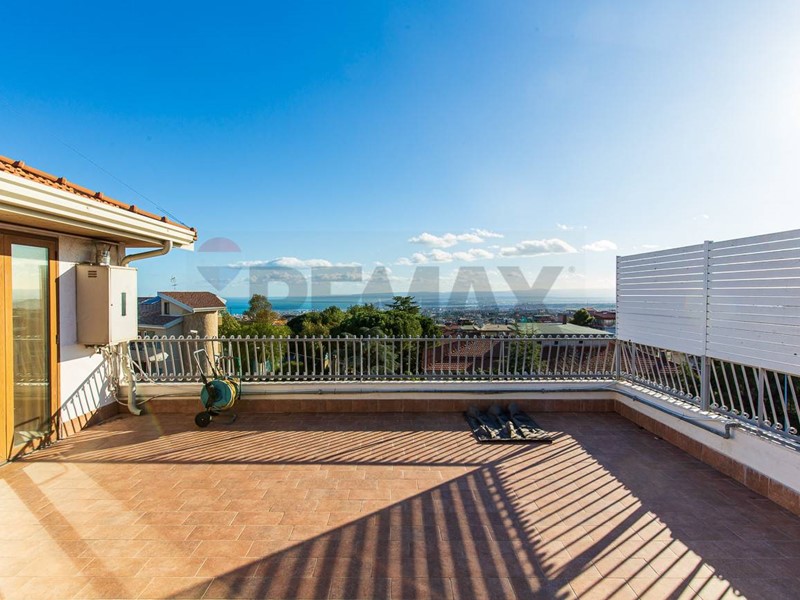 Attico in Vendita a Gravina di Catania, 120'000&euro;, 66 m²