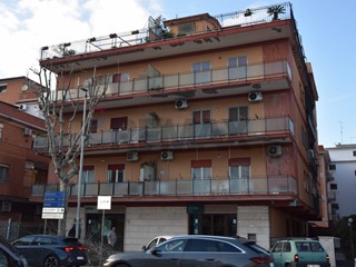 Quadrilocale in Vendita a Pomezia, 175'000&euro;, 120 m²