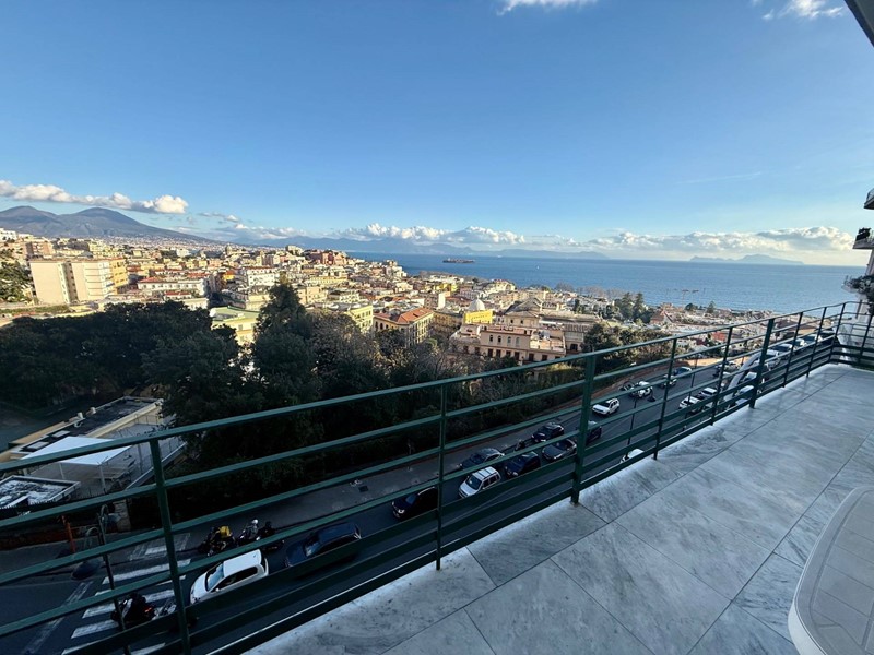 Appartamento in Vendita a Napoli, 1'030'000&euro;, 150 m²
