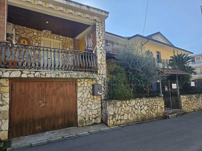 Appartamento in Vendita a Sparanise, 139'000&euro;, 135 m²
