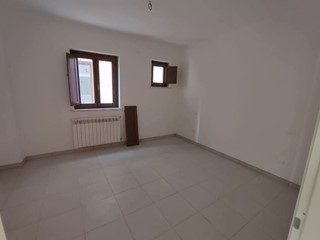 Trilocale in Vendita a L'Aquila, 170'000&euro;, 100 m²