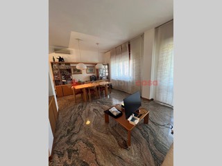 Appartamento in Affitto a Verona, 950&euro;, 135 m², arredato