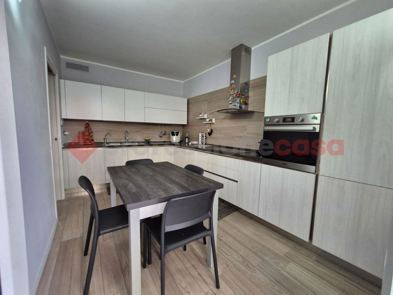 Quadrilocale in Vendita a Cerro Maggiore, 299'000&euro;, 115 m², con Box