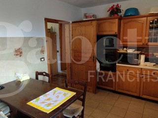 Appartamento in Vendita a Cortale, 95'000&euro;, 151 m²