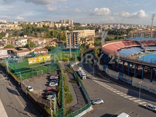 Appartamento in Vendita a Catania, 129'000&euro;, 160 m²