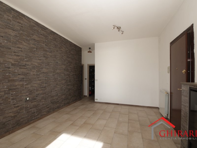 Appartamento in Affitto a Genova, zona Sestri Ponente, 570&euro;, 95 m²