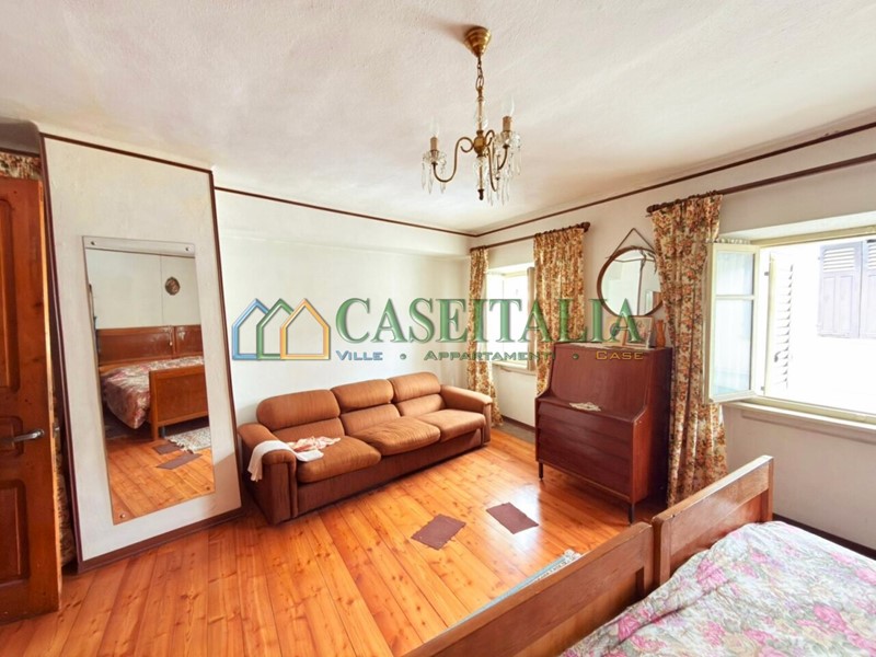 Appartamento in Vendita a Andrate, 49'000&euro;, 94 m²