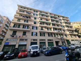 Appartamento in Vendita a Genova, zona Marassi, 132'000&euro;, 102 m²