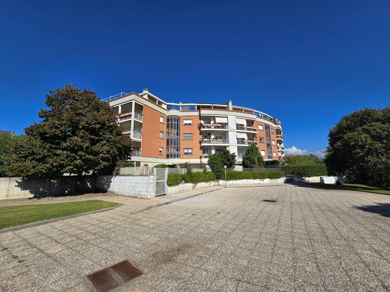 Trilocale in Vendita a Nettuno, 199'000&euro;, 92 m², con Box