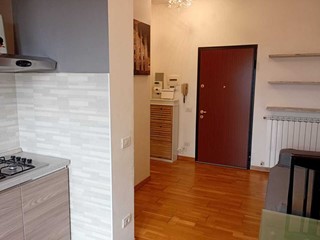 Bilocale in Vendita a Monza, 120'000&euro;, 49 m²