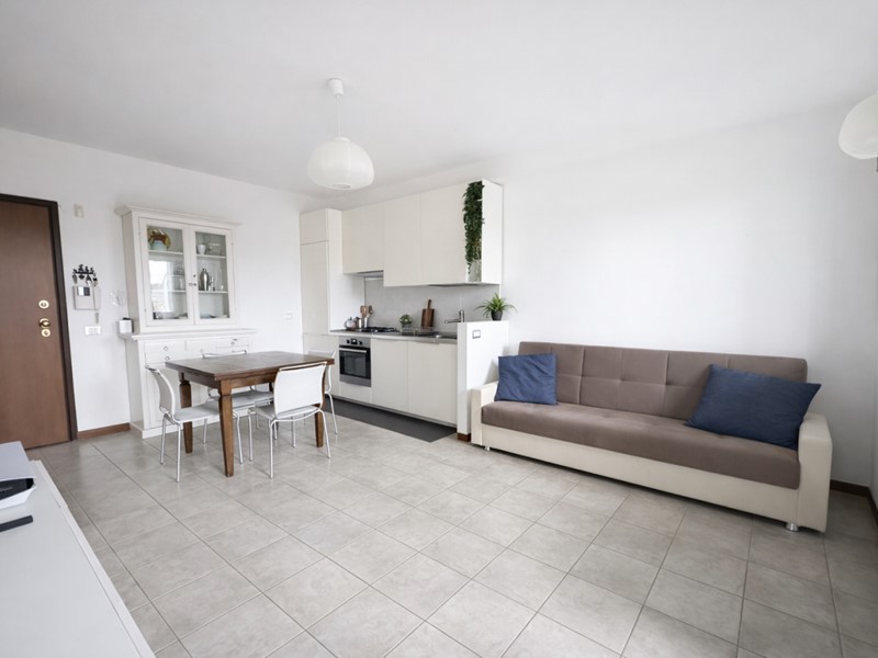 Trilocale in Affitto a Modena, 900&euro;, 80 m², arredato