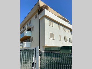 Appartamento in Vendita a Casalecchio di Reno, 448'000&euro;, 155 m², con Box