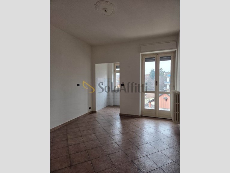 Appartamento in Affitto a Chieri, zona Corso Matteotti, 450&euro;, 65 m², con Box