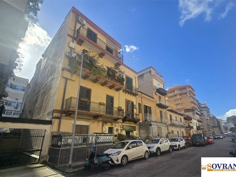 Bilocale in Vendita a Palermo, 75'000&euro;, 74 m²