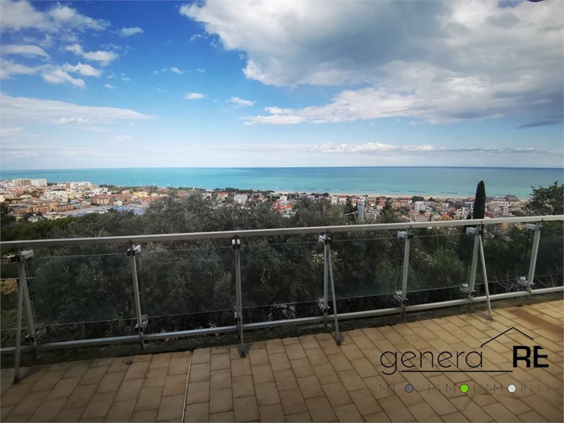 Appartamento in Vendita a Pescara, 240'000&euro;, 230 m²