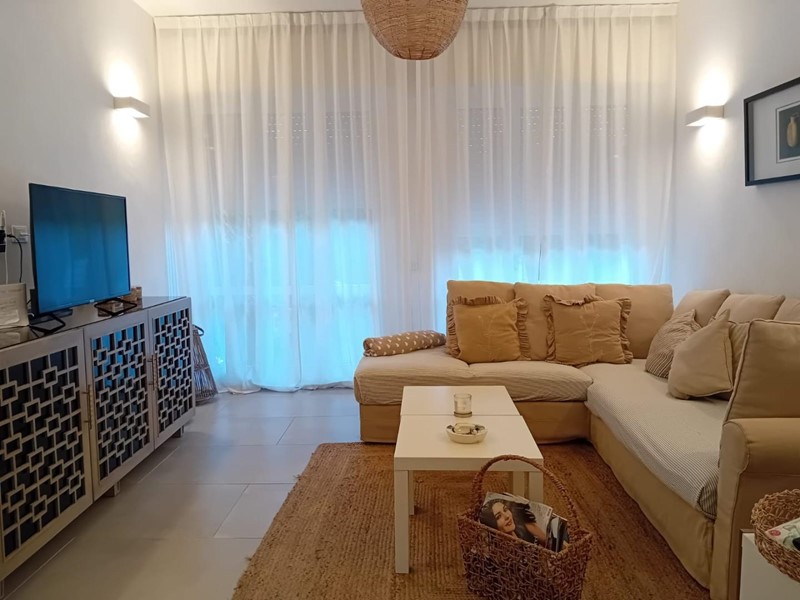 Quadrilocale in Affitto a Camaiore, zona Lido di Camaiore, 2'300&euro;, 80 m², arredato