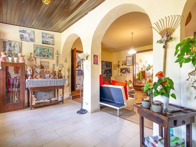 Appartamento in Vendita a Pisa, zona Marina di Pisa, 475'000&euro;, 210 m², con Box