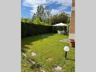 Trilocale in Affitto a Montignoso, zona Cinquale, 6'000&euro;, 70 m², arredato