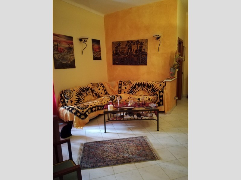 Quadrilocale in Vendita a Carrara, zona Torano, 105'000&euro;, 96 m², arredato