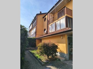 Quadrilocale in Vendita a Vidigulfo, zona Vairano, 63'194&euro;, 77 m², con Box