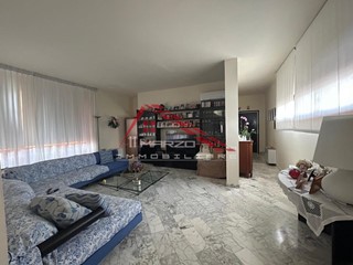 Quadrilocale in Vendita a Santa Croce sull'Arno, 118'000&euro;, 95 m², con Box